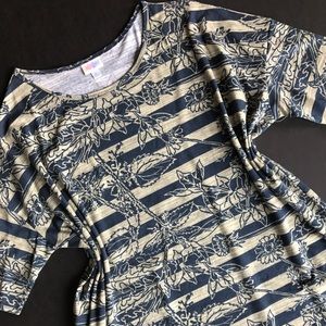 XL top Lularoe Irma T